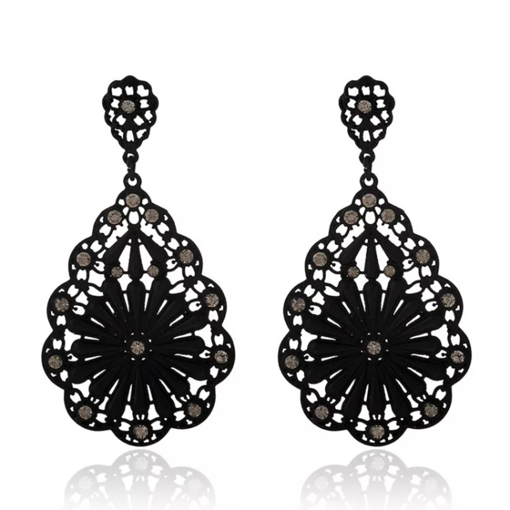 Beautiful black earrings